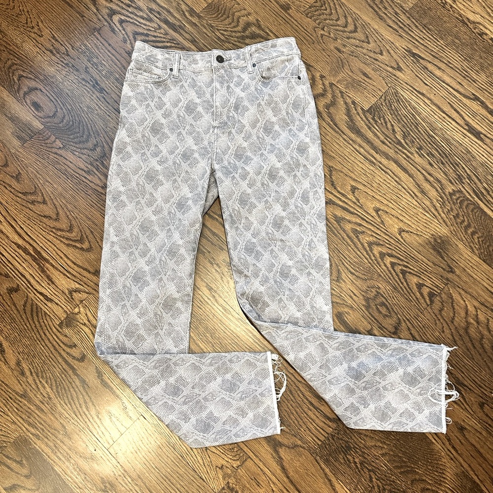 Paige hi-rise patterned jean, size 28.
